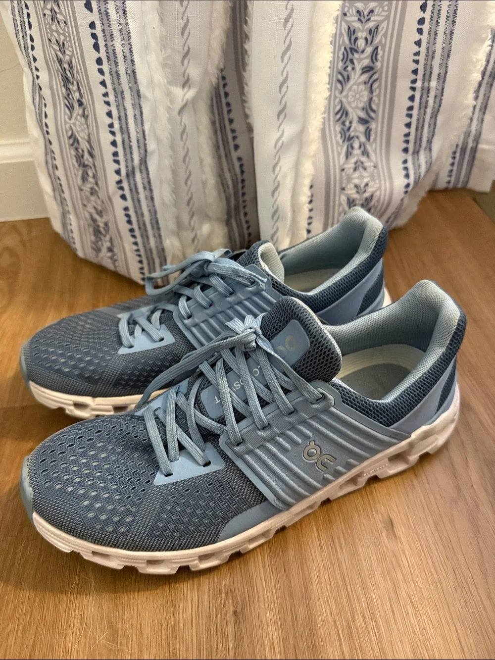 On Cloudswift Women's Athletic Shoes in Light Blue